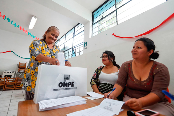 Perú recibe su Bicentenario en crisis