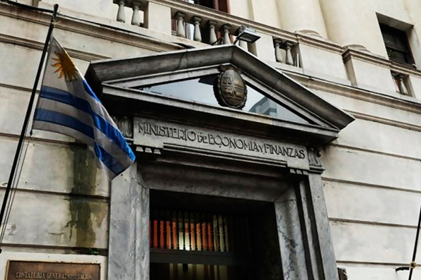 Uruguay: Normativas del juego en observación
