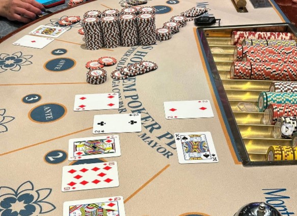 Chile: Un apostador ganó en el póker sin ver las cartas