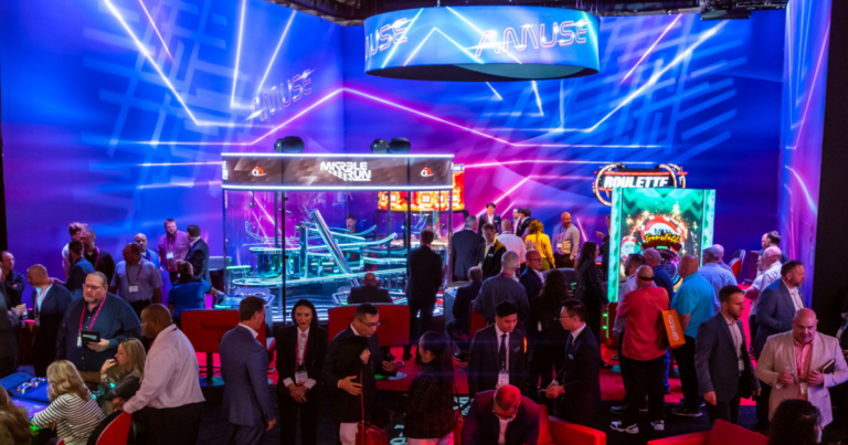 Interblock - Revista Casino Perú