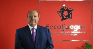 Evert Montero - Revista Casino Perú